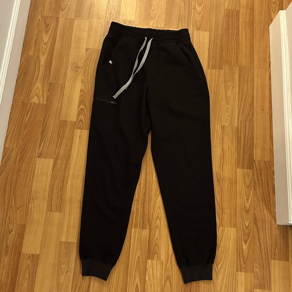 Figs black small regular length high waisted Zamora joggers scrub pants